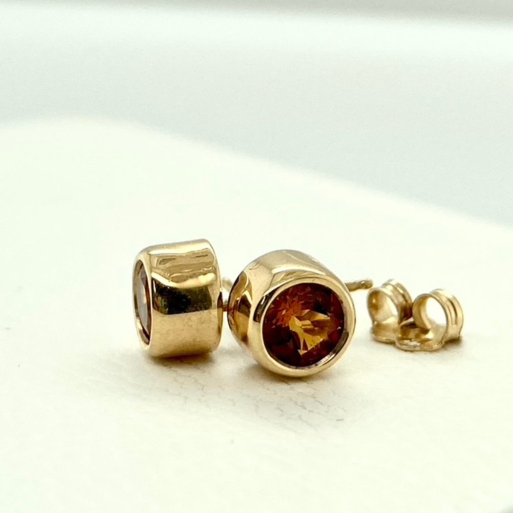 SOLD!! 14 kt Yellow Gold Deep Bezel Set 5mm Citrine Stone Stud Earrings